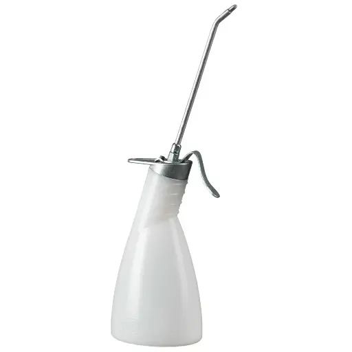 [04 803] 6 Stück Werkstattöler-300 ml-Polyethylen-weiß-EWMessingpumpe einfach wirkend-Spritzrohr-165 mm im Karton